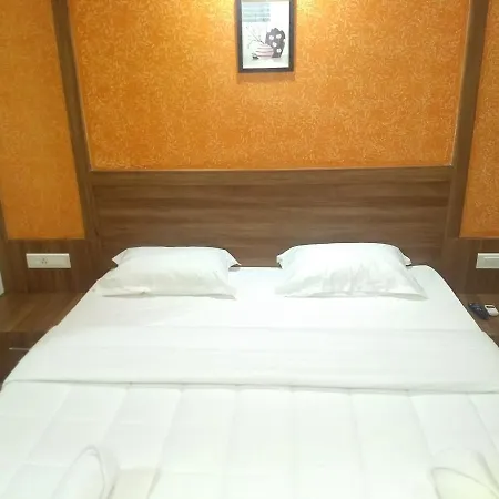 Mahalaxmi Comforts Hotel 4*